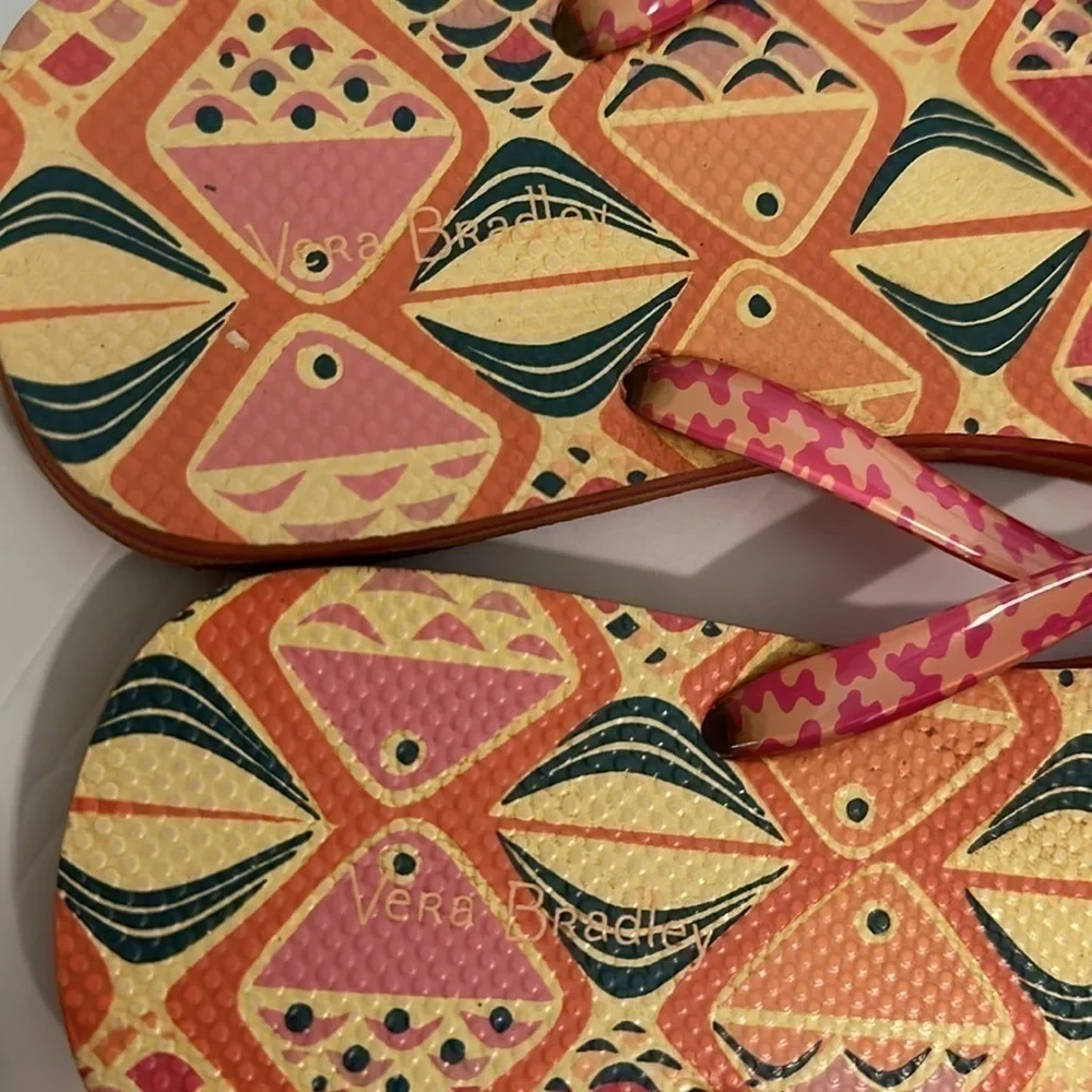 Vera Bradley Coral Go Fish Flip Flops size 7-8 EUC